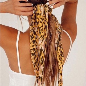 Welcome To The Jungle Scarf - One Size / Marigold